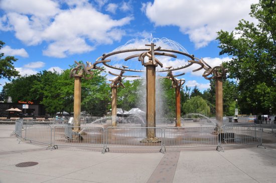 Riverfront Park Rotary Fountain