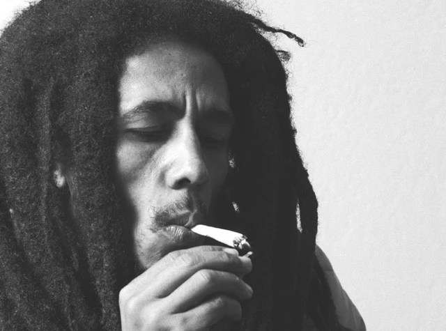 Bob Marley Smoking Weed