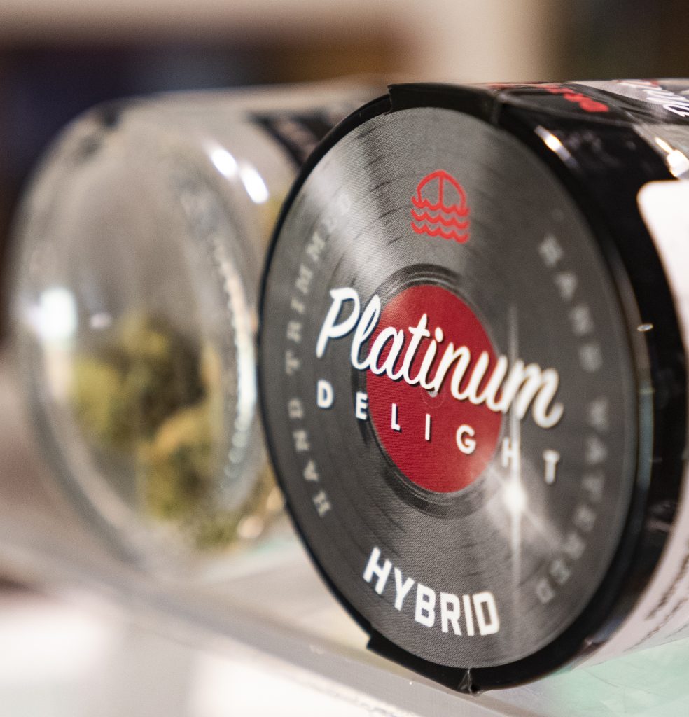 Platinum Delight Weed Strain by Driftboat
