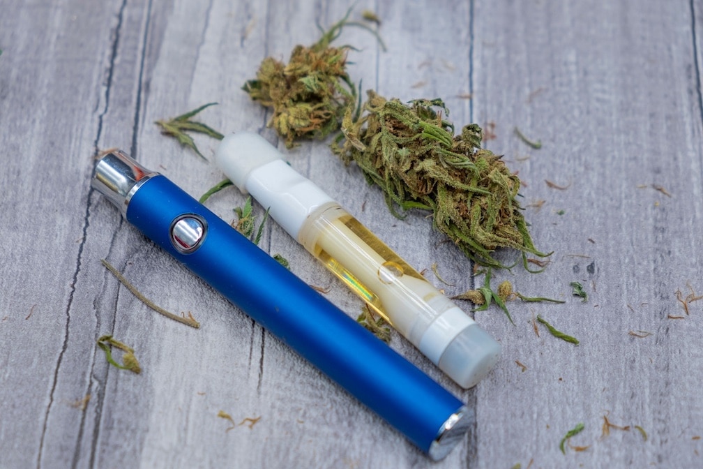 Weed Cannabis Marijuana Vape Cartridge and Nugs